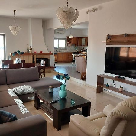 Passatempo Casa - 3 Bedroom Apartment Close To The Swimming Pool Gerani  Eksteriør billede