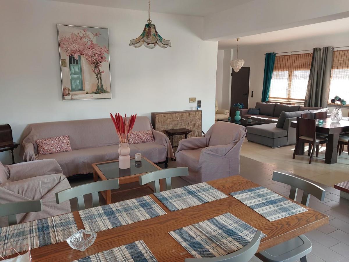Passatempo Casa - 3 Bedroom Apartment Close To The Swimming Pool Gerani  Eksteriør billede